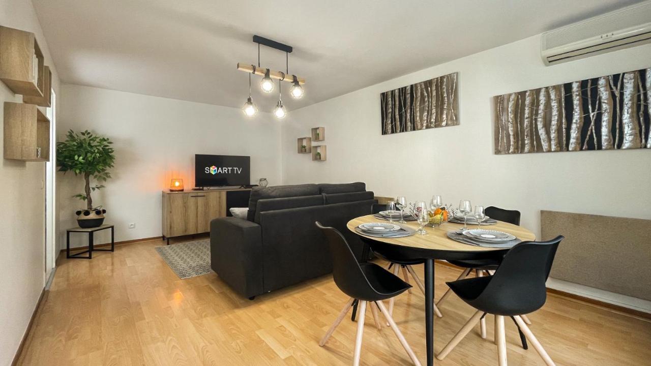 Homey Wood - New - Appartement Avec Une Chambre - Parking Prive Gratuit - Balcon Prive - A 5 Min De La Gare Pour Rejoindre Geneve Annemasse Εξωτερικό φωτογραφία